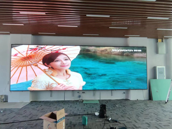 炉霍P1.53led小间距屏安装案例